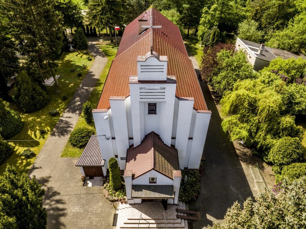 2024-05-02 - lot dronem w Wierzchucicach na slubie Stefanii i Lukasza_032-topaz-sharpen fotograf i kamerzysta z dronem na ślub w Sicienku