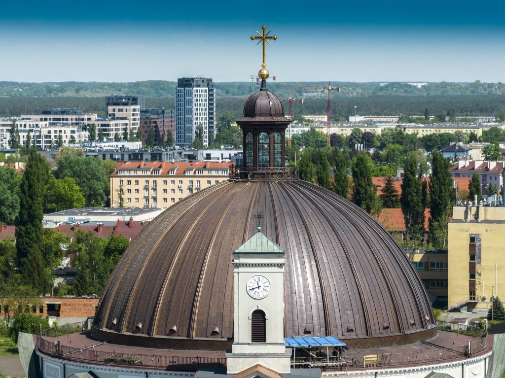 2024-05-04 - lot dronem nad Bazylika w Bydgoszczy na slubie Nataszy i Tomasza_468-topaz-sharpen ślub w Bazylice Św. Wincentego A Paulo w Bydgoszczy