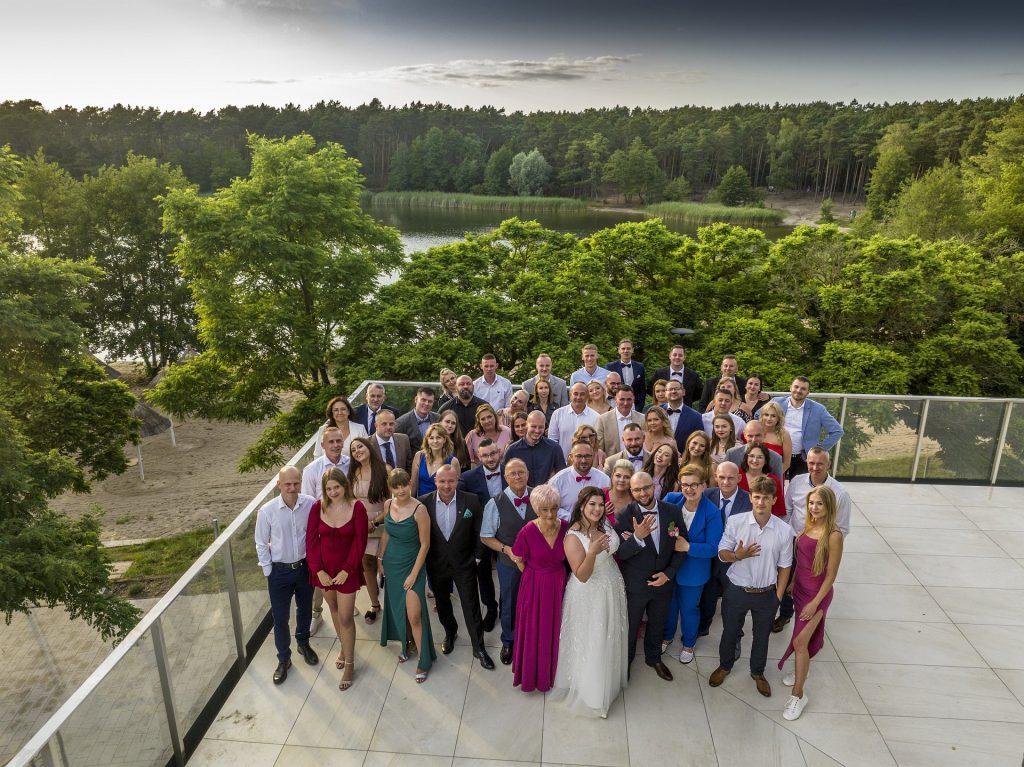 2025-06-27 - lot dronem na slubie Oliwii i Arkadiusza w Labiszynie i Pieckach_274-topaz-sharpen-face kamerzysta z dronem na ślub w Pieckach