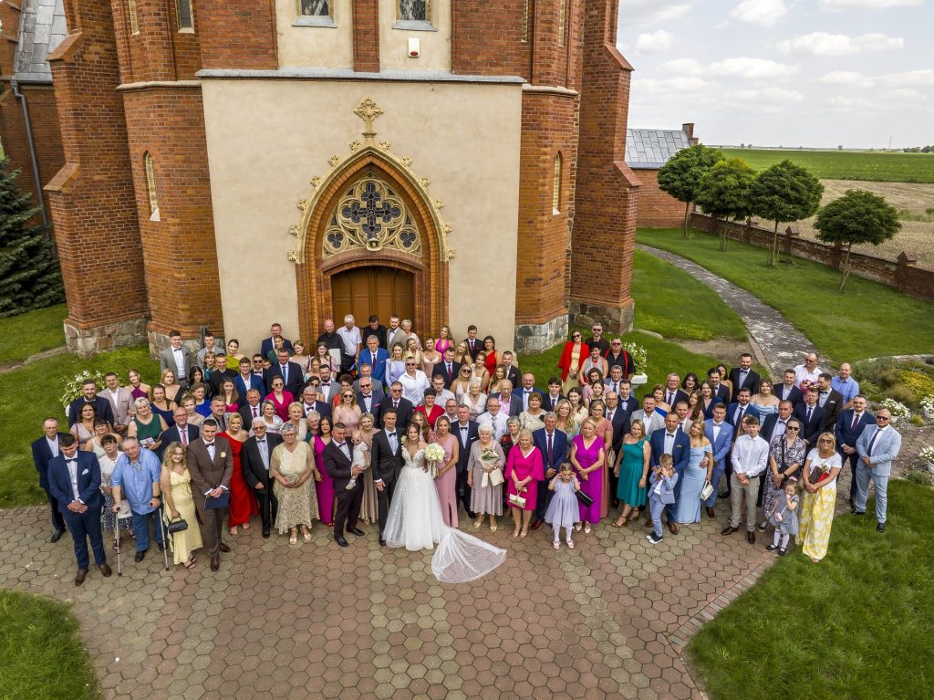 2025-08-09 - lot dronem na slubie Natalii i Lukasza w Kowalewie Pomorskim i Chelmzy_112-topaz-denoise-face-sharpen fotograf i kamerzysta na ślub Kowalewie Pomorskim